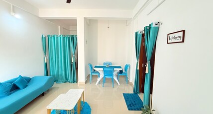 Serenyaa Stays Room Type - Blue and White Room (1BHK  Non-AC)