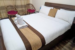 HOTEL 11 THAMEL