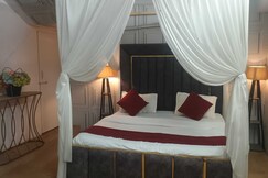 Hotel O Lavish