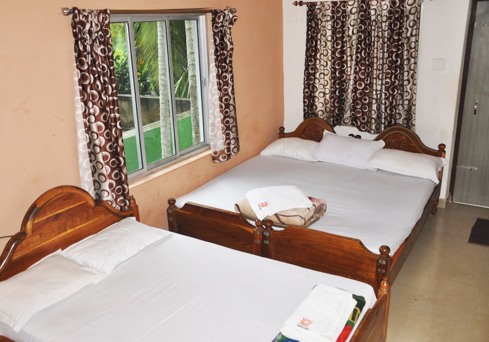 Hotel Surya Inn, 900mtrs from Konark Temple - Tap to explore photos
