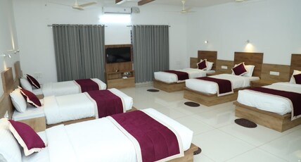 Dev's Resort Room Type - Family Suite Garden View 6 Sharing With AC