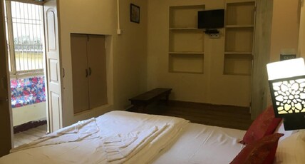 Yogi Soul Guesthouse @Dashashwamedh Ghat Room Type - Double Room with Balcony