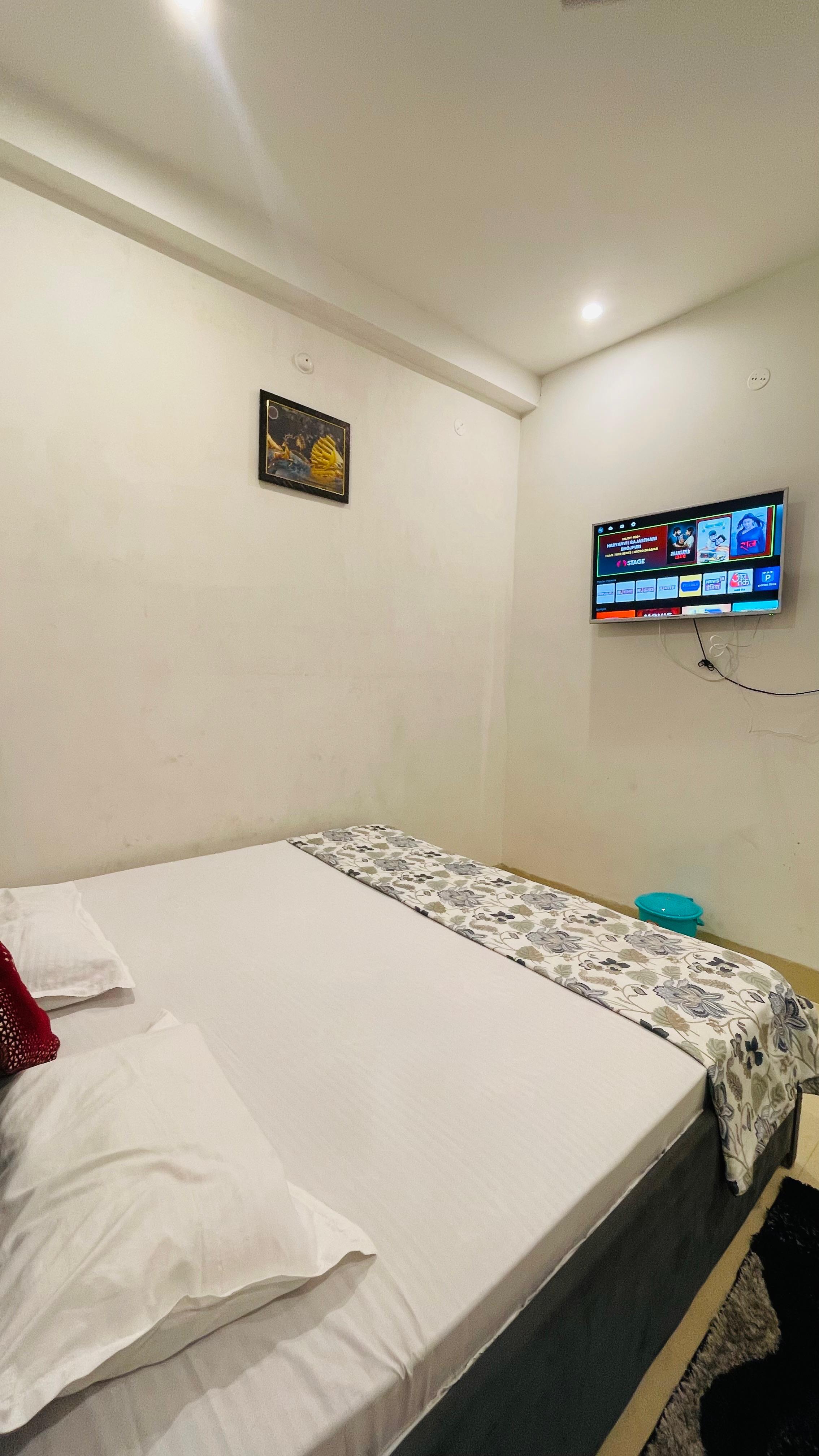 Hotel Babua Jee - Tap to explore photos
