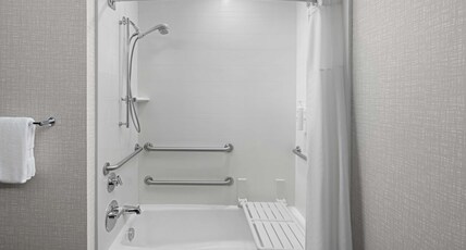 Hampton Inn & Suites by Hilton Orem Room Type - 1 KNG ACCESSIBLE TUB NS