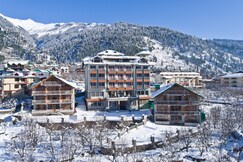 The WhiteStone Resort,Manali  (Centrally Heated Mountain view)