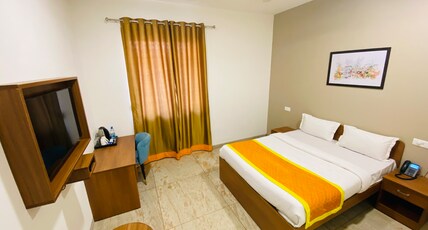 Southern Grand @ Kashi Vishwanath Temple Corridor Room Type - Super Deluxe Room