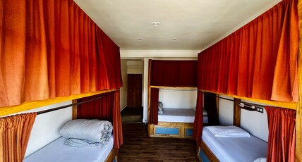 Woosah Hostel Leh | Terrace Cafe & Wifi Room Type - 6 Bed Mixed Dormitory