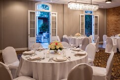 Holiday Inn FRENCH QUARTER-CHATEAU LEMOYNE