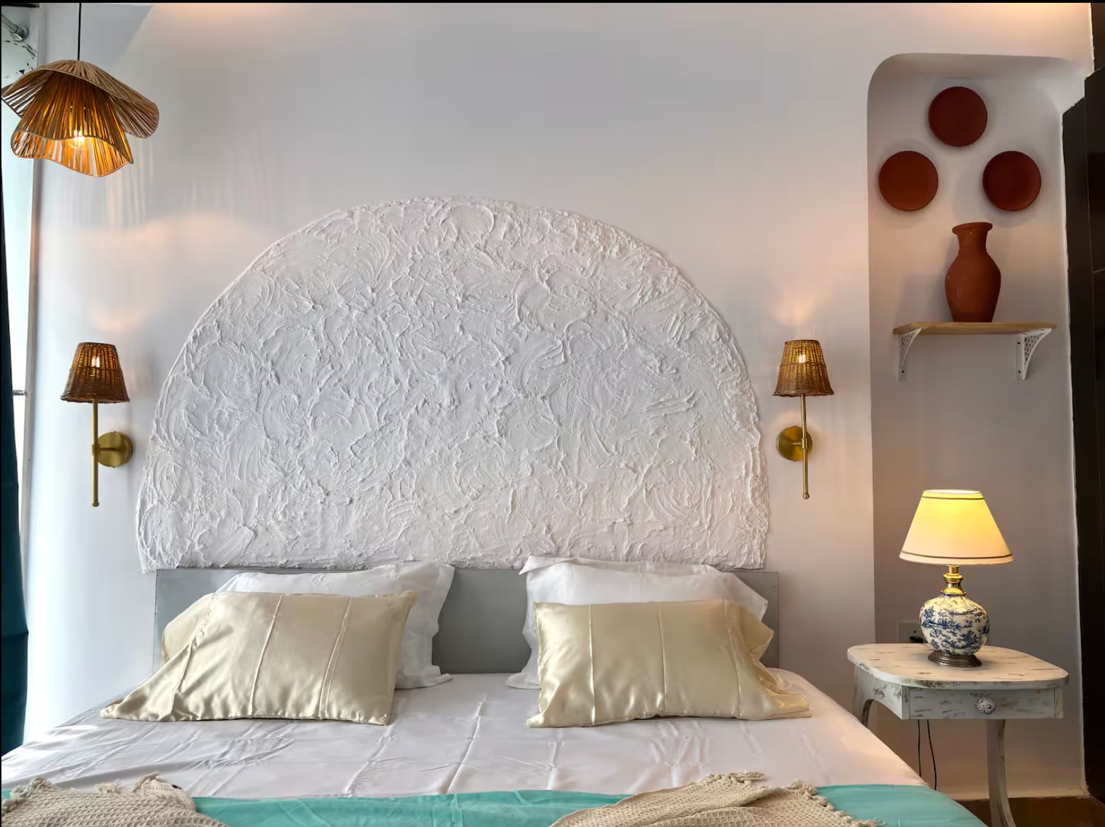Luxe Living Homestay - Tap to explore photos