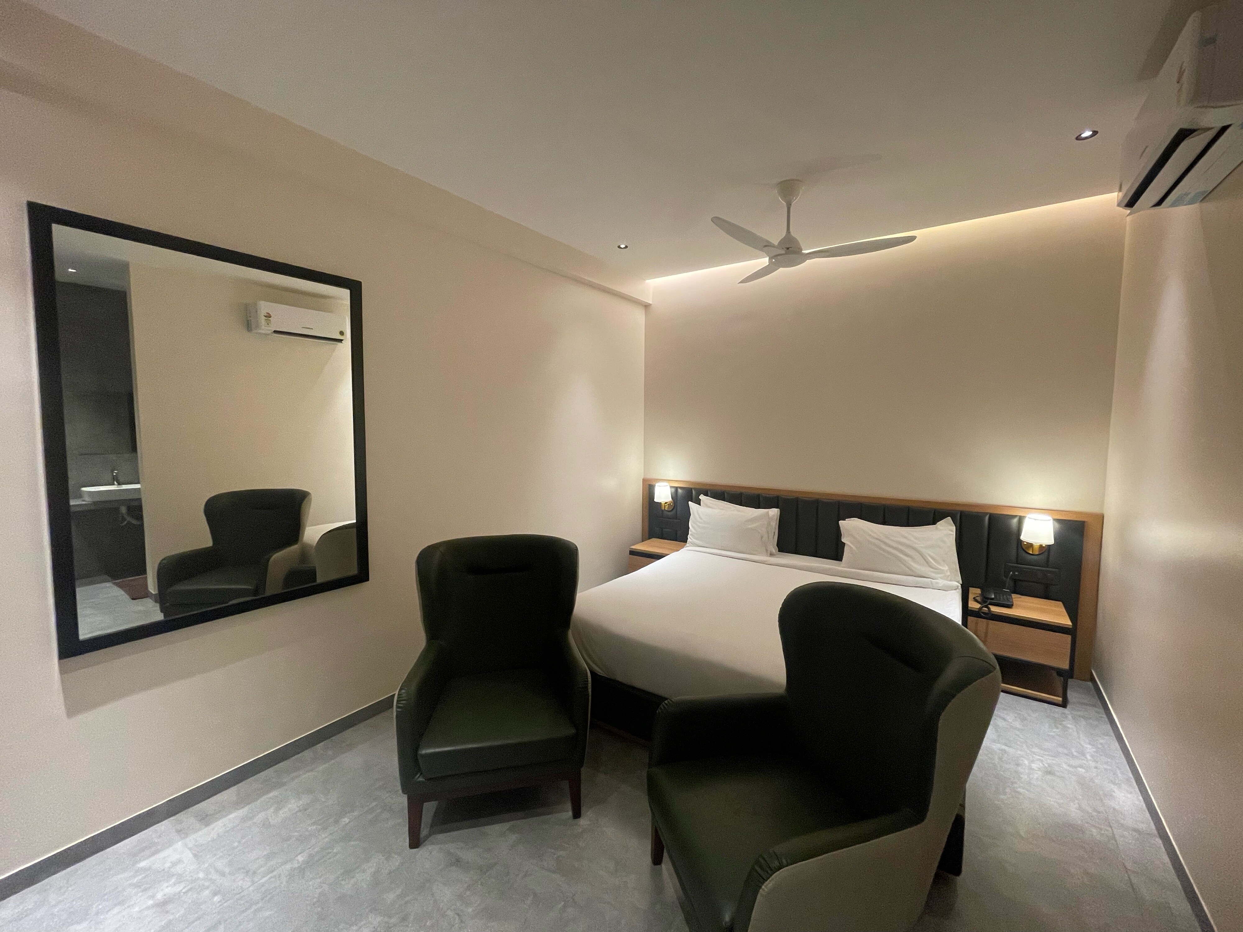 Hotel Padmawati Grand - Tap to explore photos