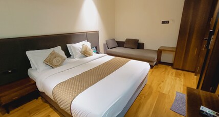 Hotel Riddhi Shree Room Type - Superior Triple bedroom