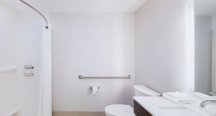 Holiday Inn Express Hotel & Suites Spring Hill Room Type - 1 King Standard Mobility Accessible Holiday Inn Express Hotel & Suites Spring Hill Room Type - 1 King Standard Mobility Accessible