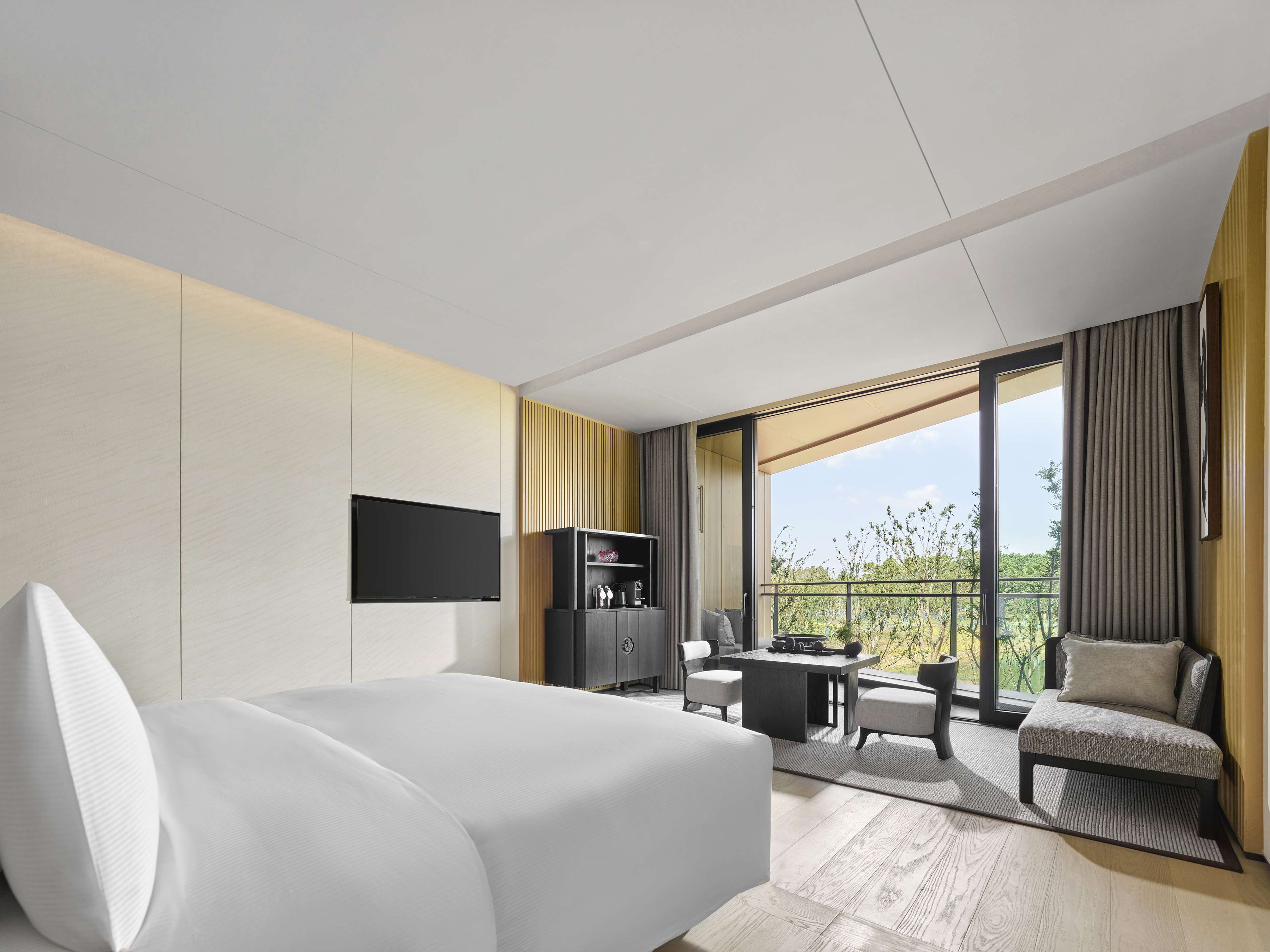 Hilton Nanjing Niushoushan - Tap to explore photos