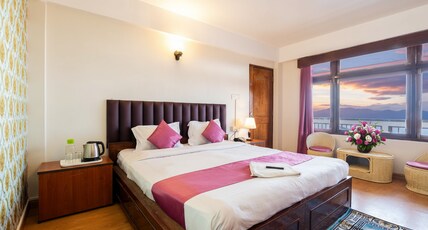 Hotel sucasa hills 400 meters from mall road Room Type - Premium Kanchenjunga Darshan Room
