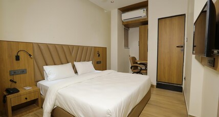 HOTEL AERO INN Room Type - Super Deluxe Room