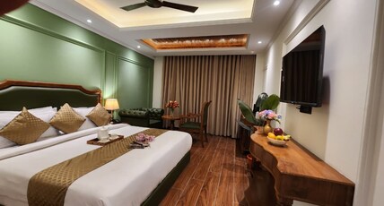 Perfectstayz Luxe Mall Road Room Type - Premium Himalayan View Room with Balcony and Batchtub