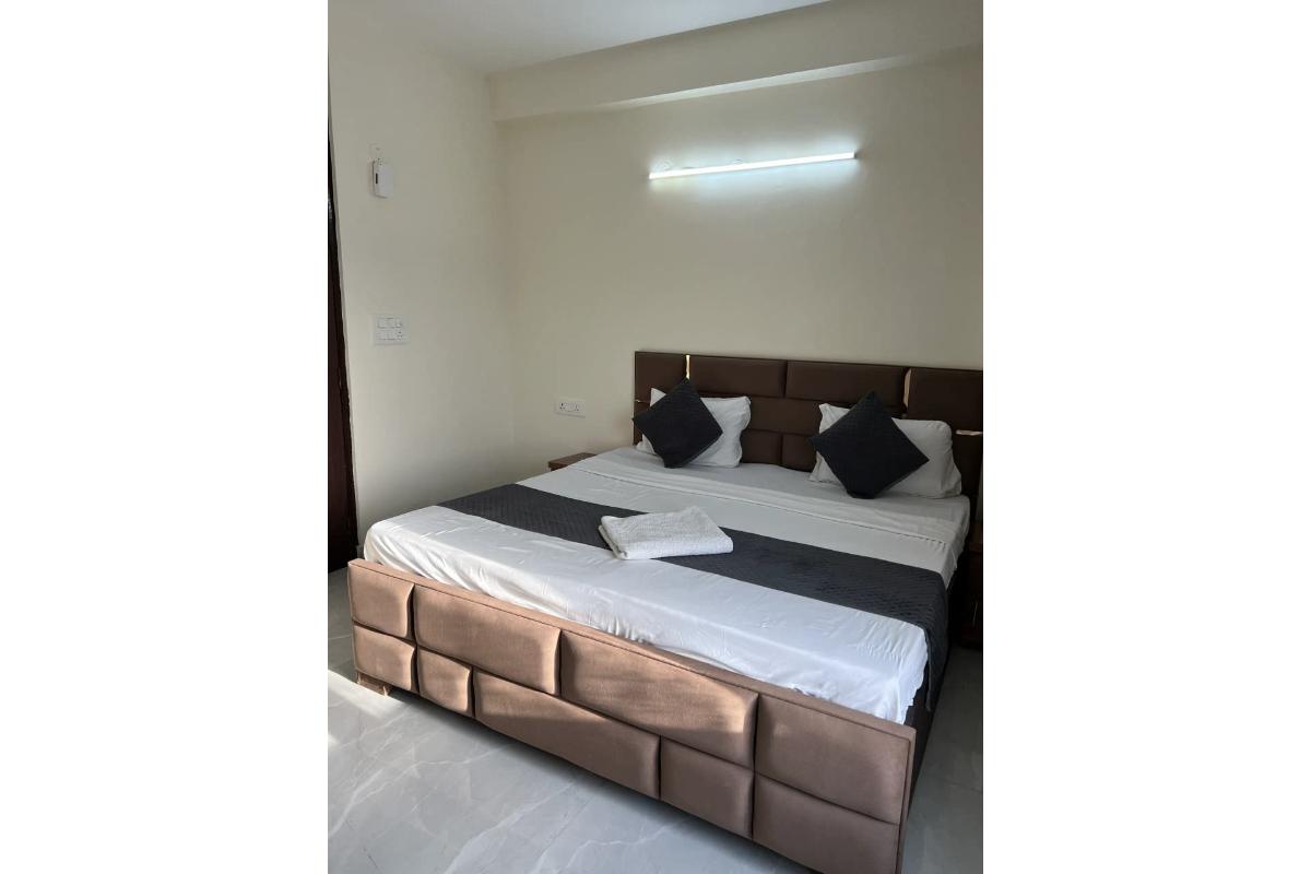Hotel Prime Stay near Ghitorni (Delhi) - Tap to explore photos