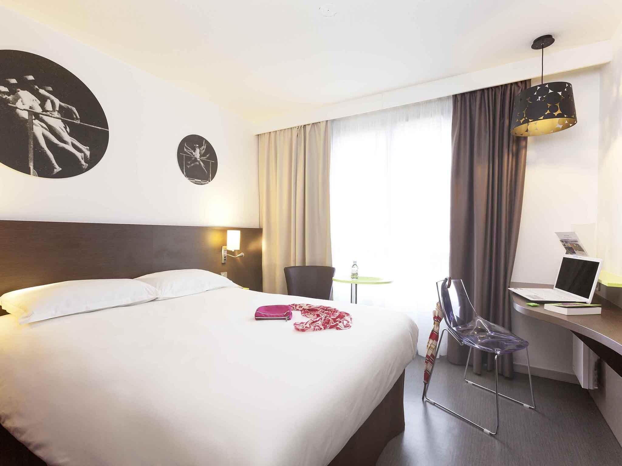 ibis Styles Beaune Centre - Tap to explore photos