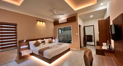 Blue Peaks Holiday Home Munnar Room Type - Valley View Deluxe King Suite with Balcony