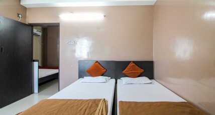 Dwaraka Inn Room Type - Double Bedded NON AC Room