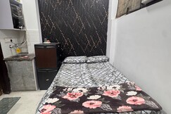 Conveniently compact studio apartment on G  Floor