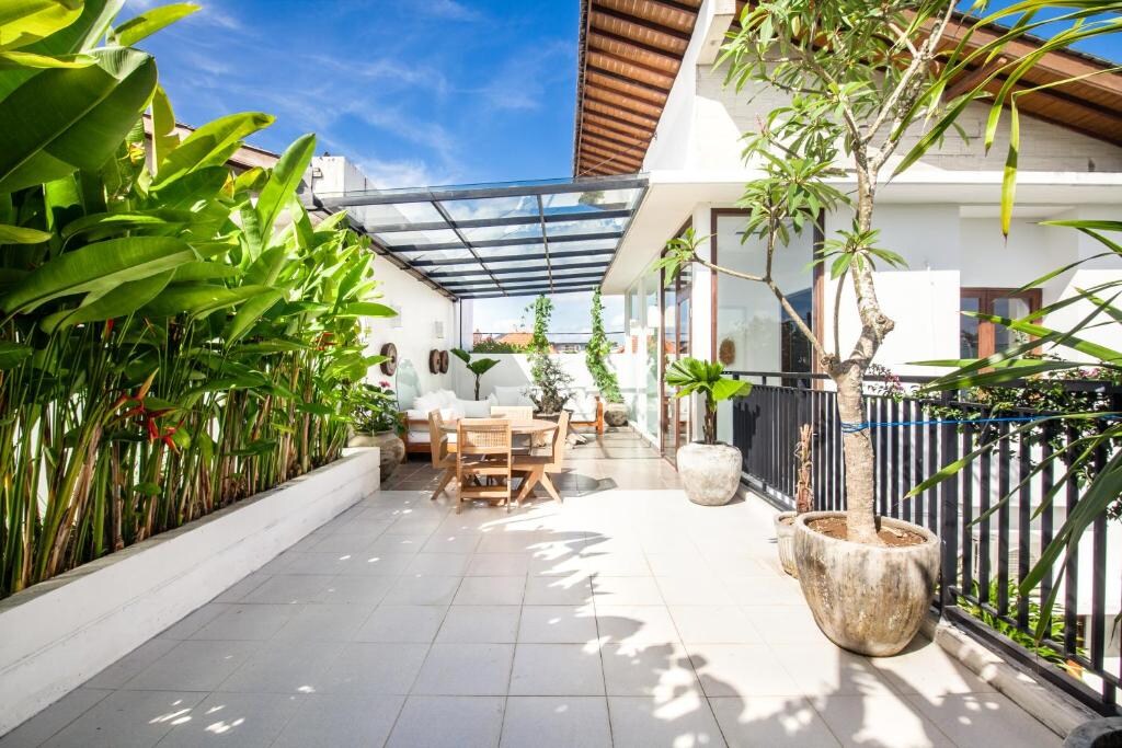 VILLA KUPU - Tap to explore photos
