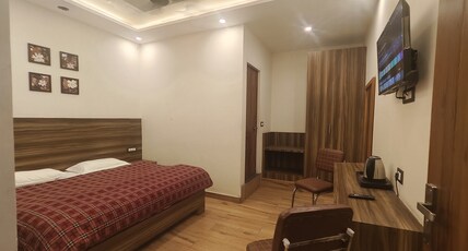 Hotel Kempty Retreat Room Type - Deluxe Room