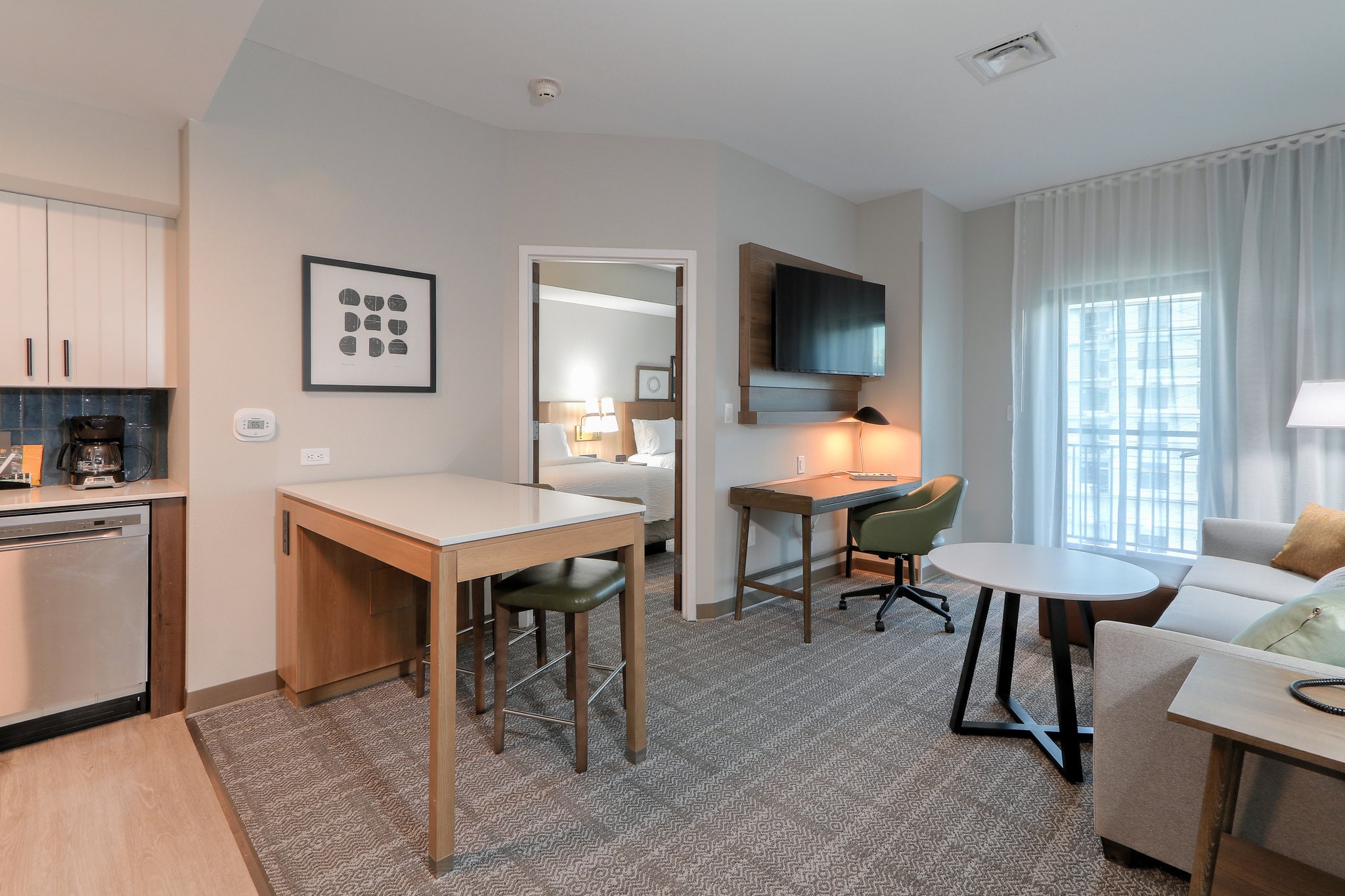Staybridge Suites PIGEON FORGE - SMOKY MTNS - Tap to explore photos