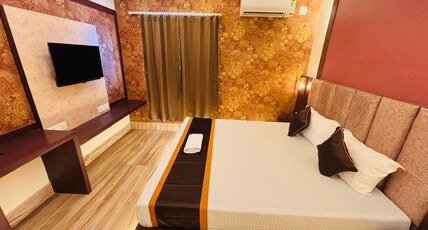 GRAND PLAZA Room Type - Deluxe Room with Air Conditioning GRAND PLAZA Room Type - Deluxe Room with Air Conditioning