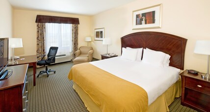 Holiday Inn Express & Suites WILLCOX Room Type - 1 King Standard Communications Accessible