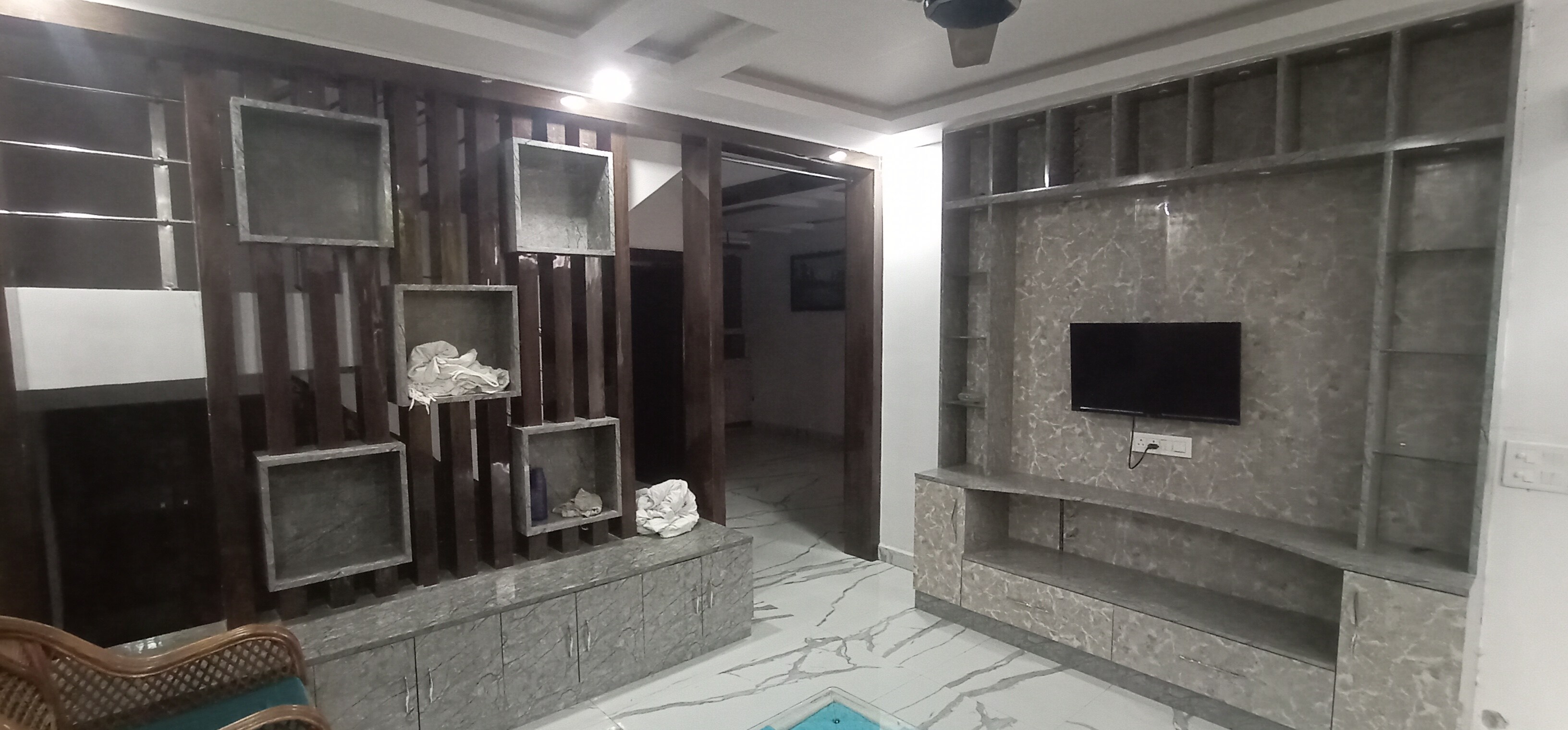 Zariyaahomestay - Tap to explore photos