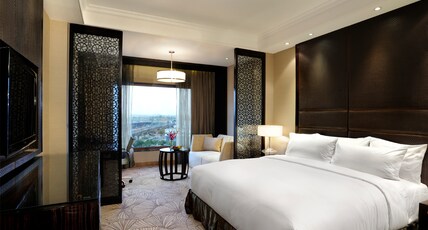 Crowne Plaza, Mayur Vihar, an IHG Hotel Room Type - Standard King Smoking