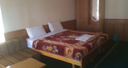 ZAMBALA GUEST HOUSE Room Type - Deluxe
