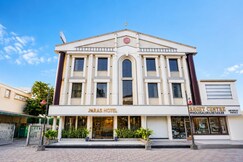 Hotel Paras