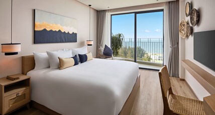 Wyndham Royal Beachfront Resort & Spa Hoi An Danang Room Type - Superior Ocean View King