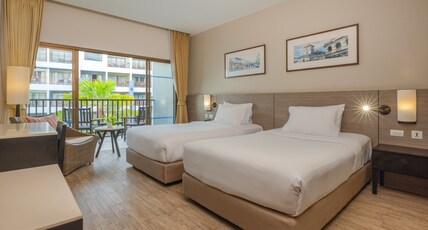 Deevana Plaza Phuket Patong Room Type - Deluxe with Breakfast - Pool View with Balcony