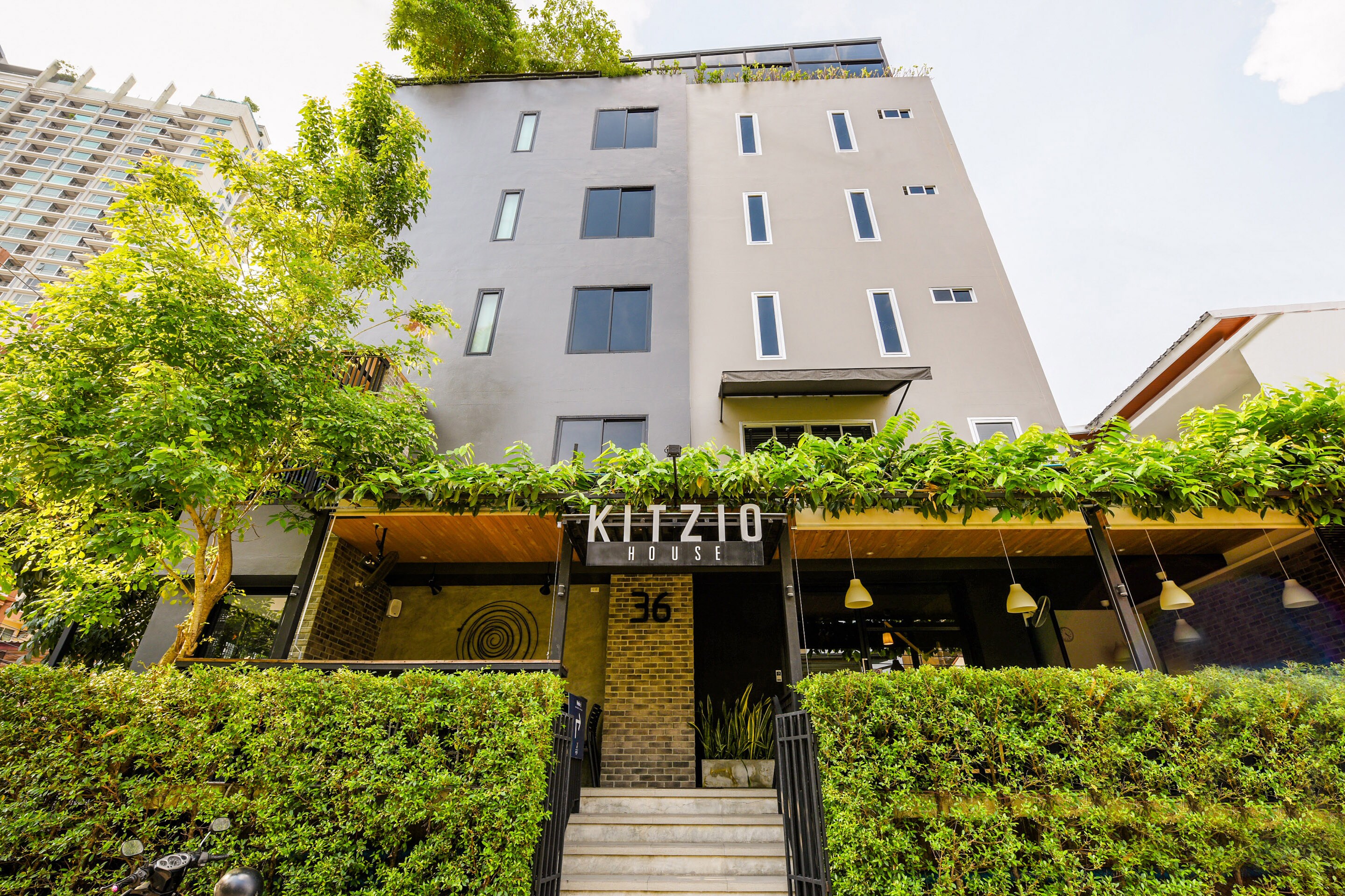 OYO 137 Kitzio House - Tap to explore photos