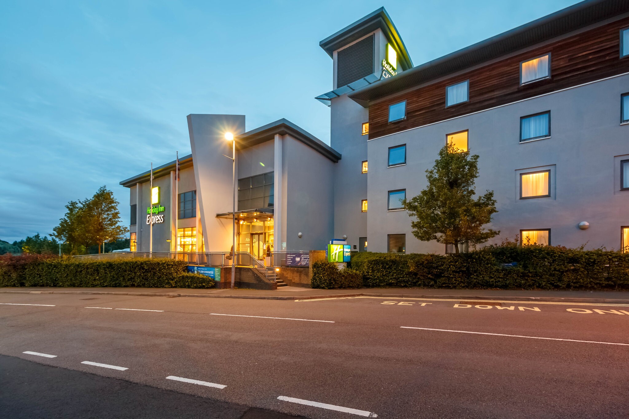 Holiday Inn Express BIRMINGHAM - WALSALL - Tap to explore photos