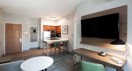 Staybridge Suites PHOENIX - GLENDALE SPORTS DIST Room Type - 2 Queen One Bedroom Suite