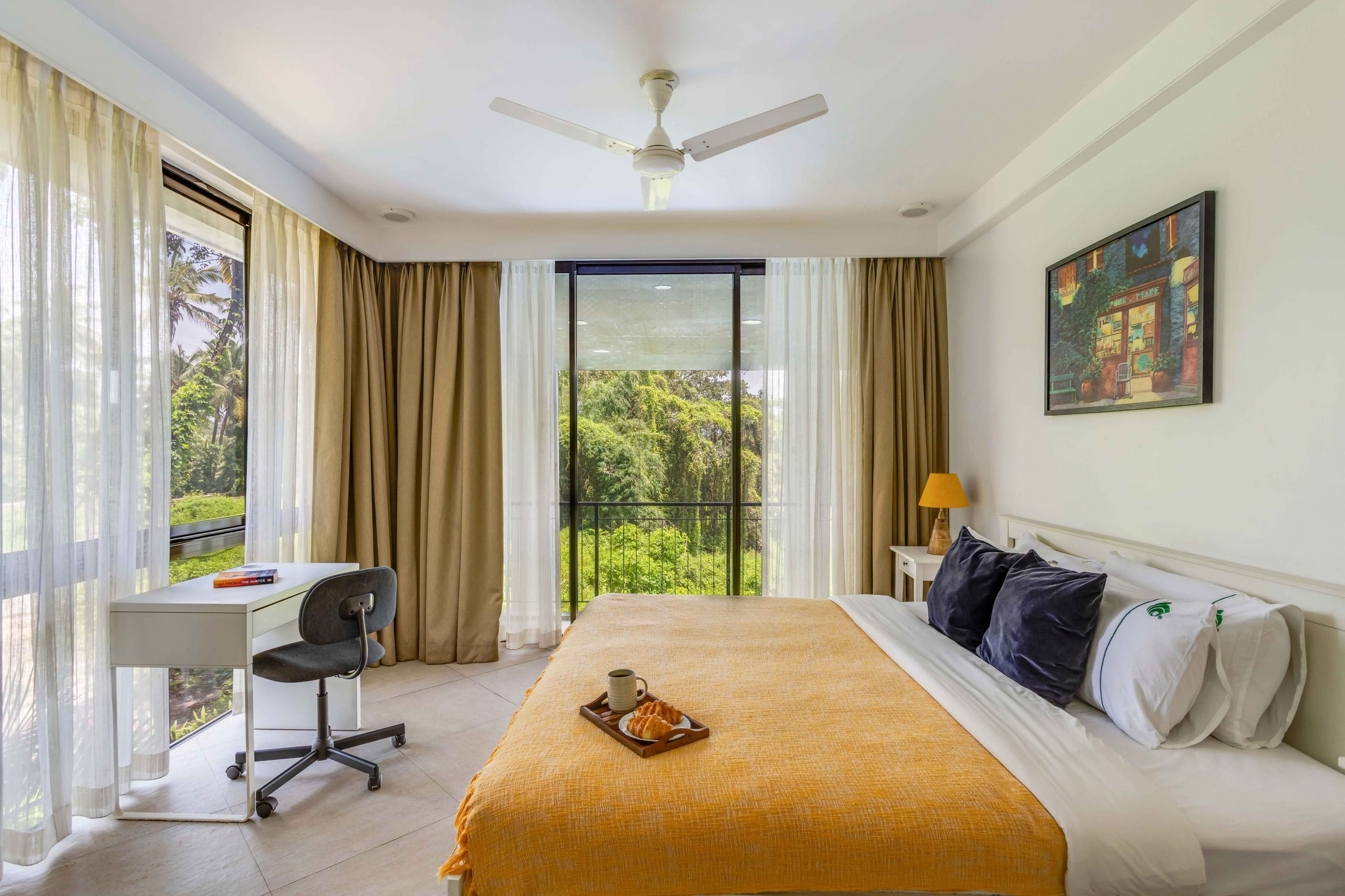 Tastefully Done 1 BHK Close to Candolim Beach - Tap to explore photos