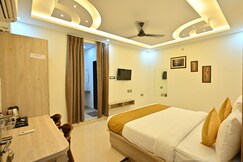 Raghav Inn