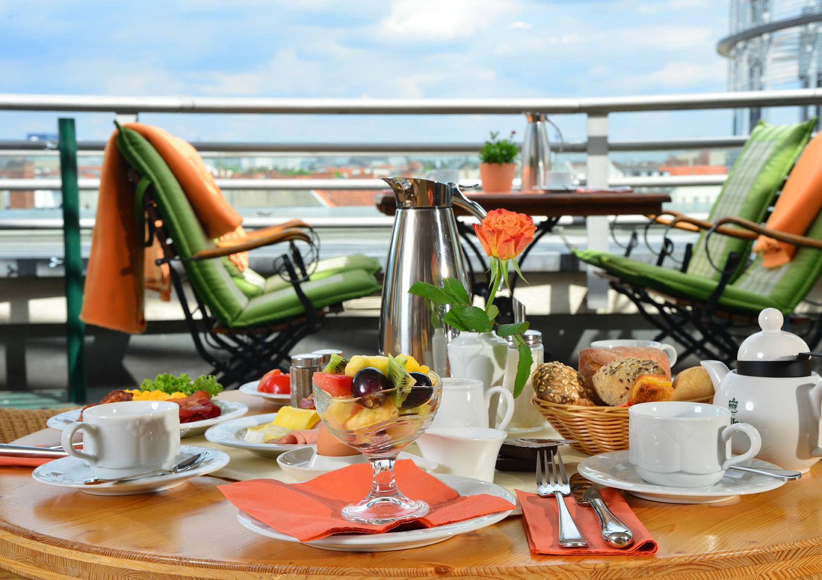 RADISSON HOTEL BERLIN CHARLOTTENBURG - Tap to explore photos