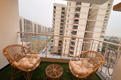 L BLOCK GOLF VIEW CONDOS