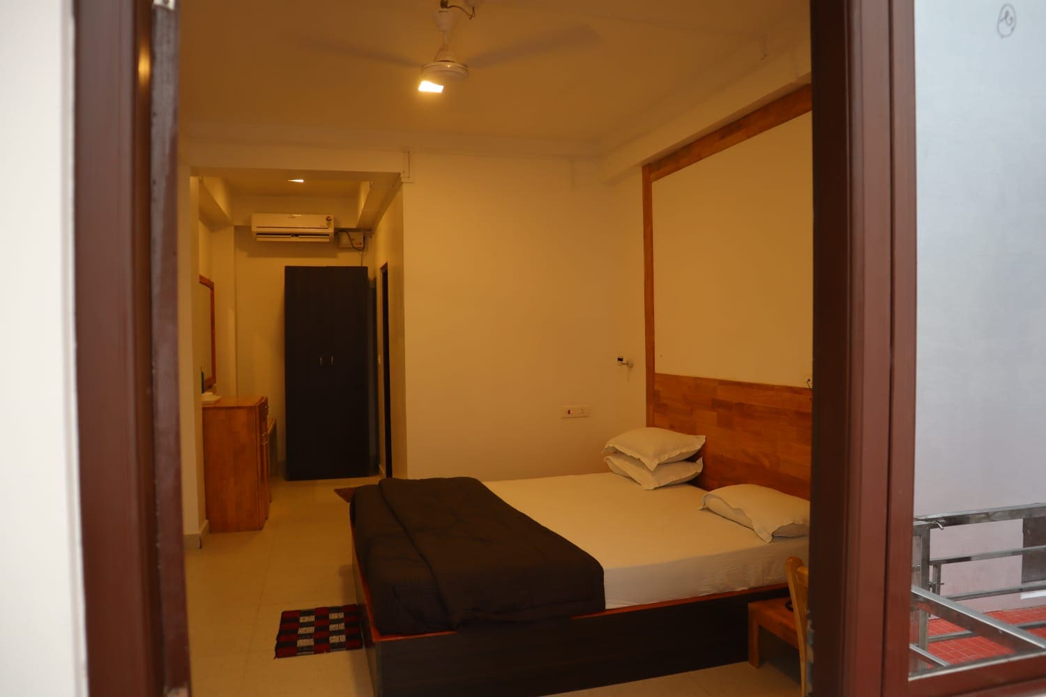 COCONHUTS BEACH RESORT - Tap to explore photos