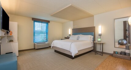 EVEN Hotel Norwalk, an IHG hotel Room Type - 1 King Bed Premium