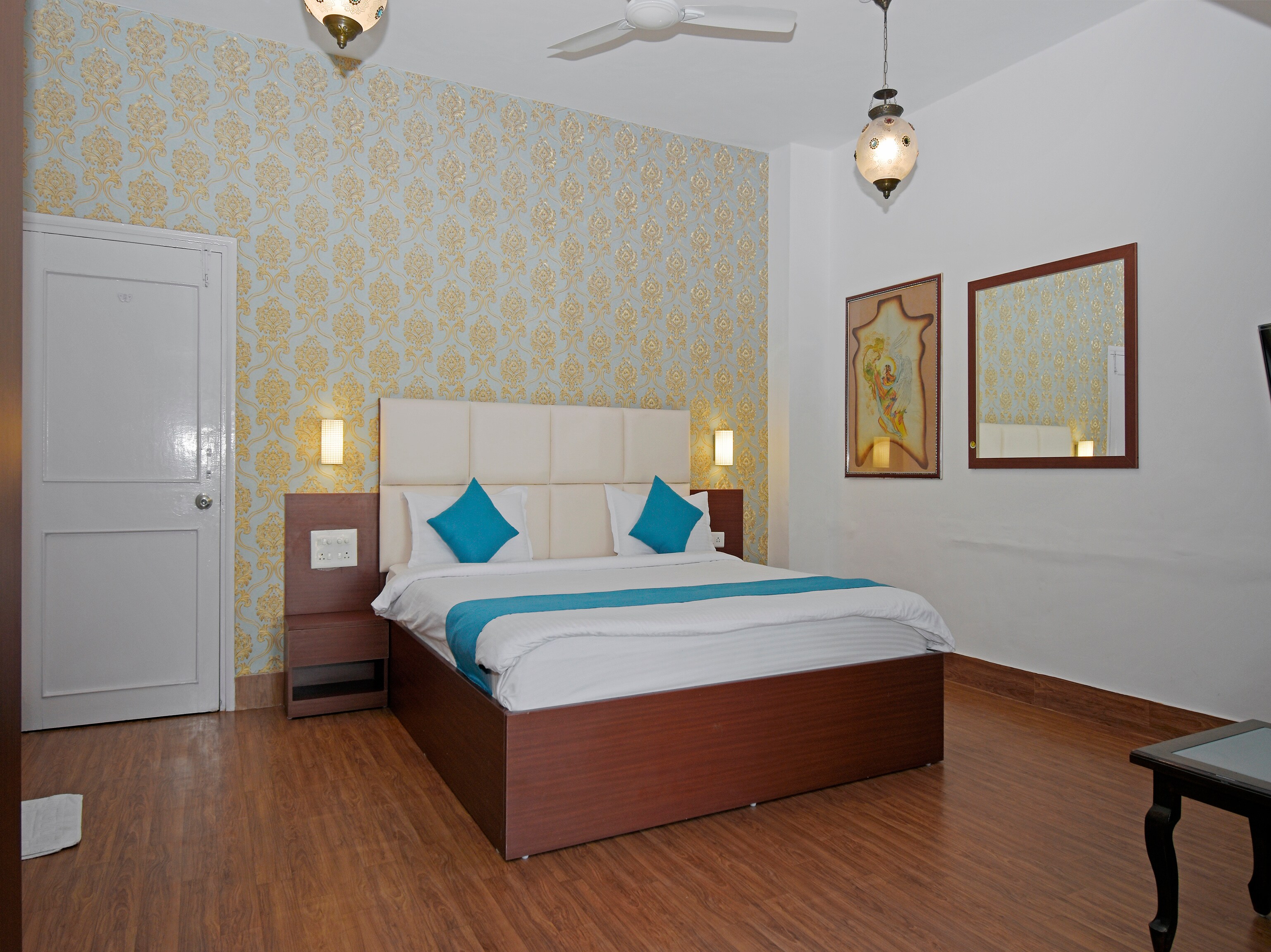 Magnus 5 BHK River Side Bungalow - Tap to explore photos