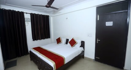 Dev Residency Room Type - Deluxe Double Room with Balcony