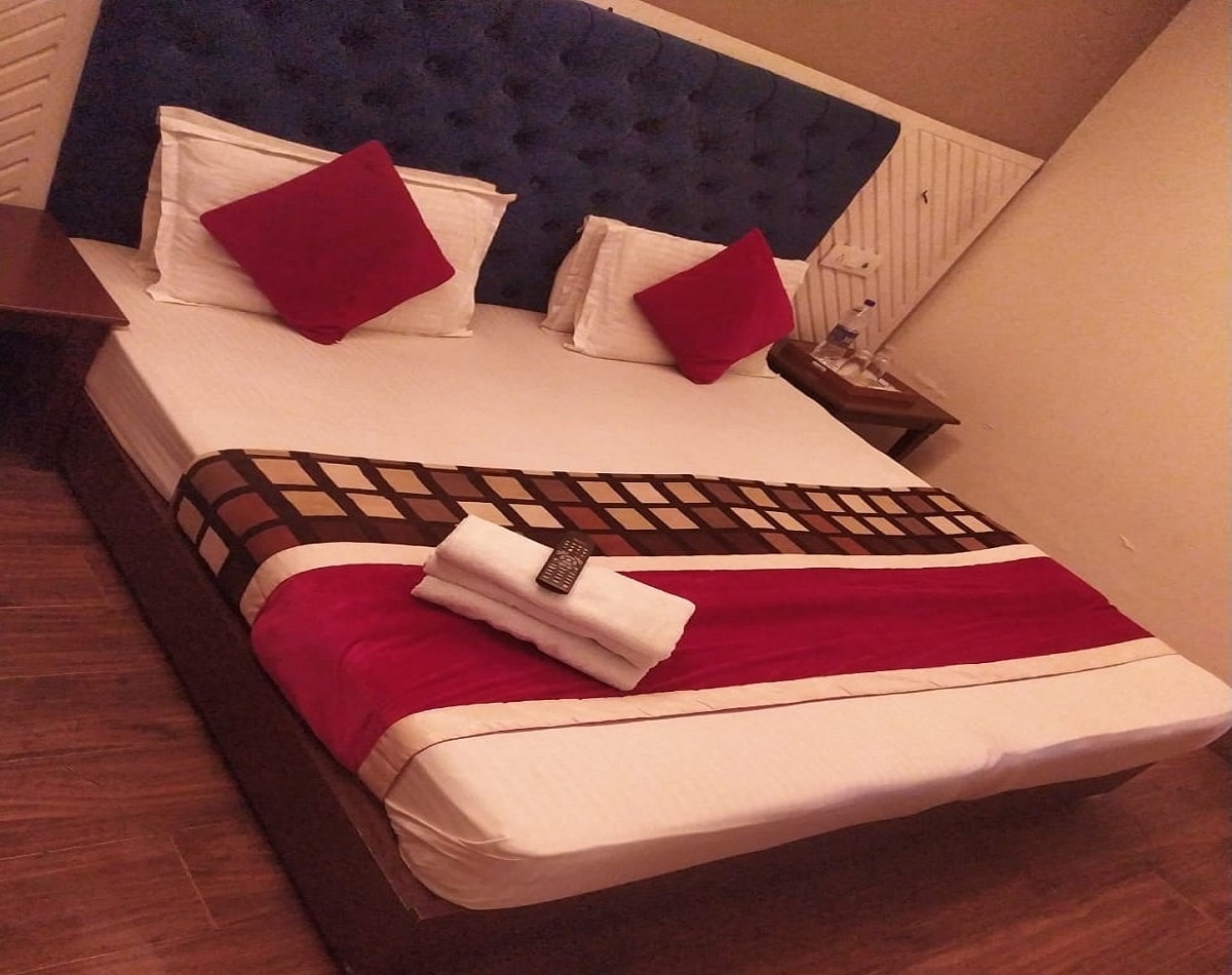 Mosca Residency Arjun Marg - Tap to explore photos