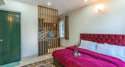 Kennys Kottage Room Type - Superior Double Room with Balcony