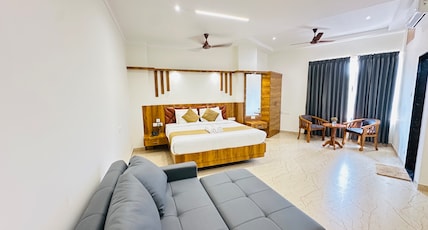 Shambhavi Hotel And Convention Centre Room Type - Suite